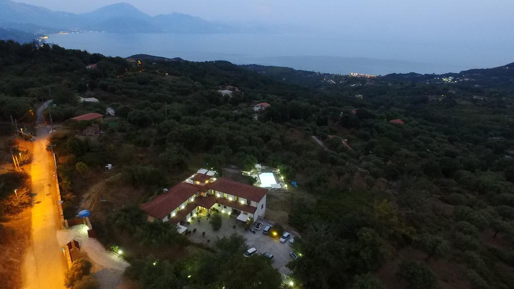 סן ג'יובאני א פירו Tenuta Terre Di Bosco Oasi Di Relax Nel Cilento מראה חיצוני תמונה