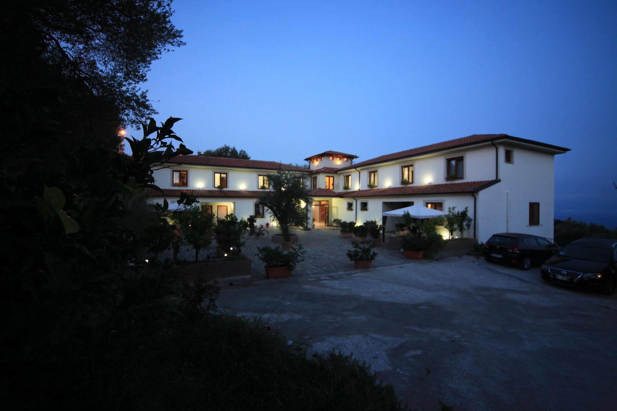 סן ג'יובאני א פירו Tenuta Terre Di Bosco Oasi Di Relax Nel Cilento מראה חיצוני תמונה